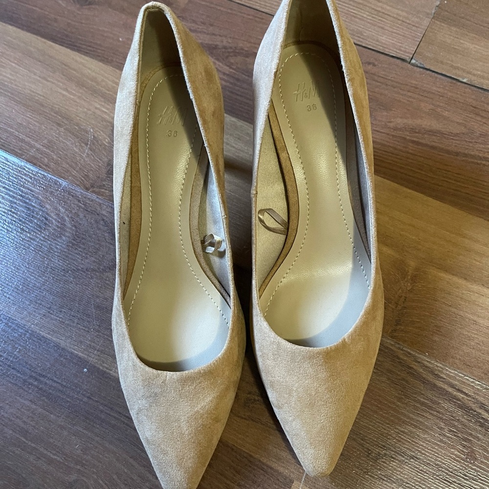 Heels - Picture 6 of 6